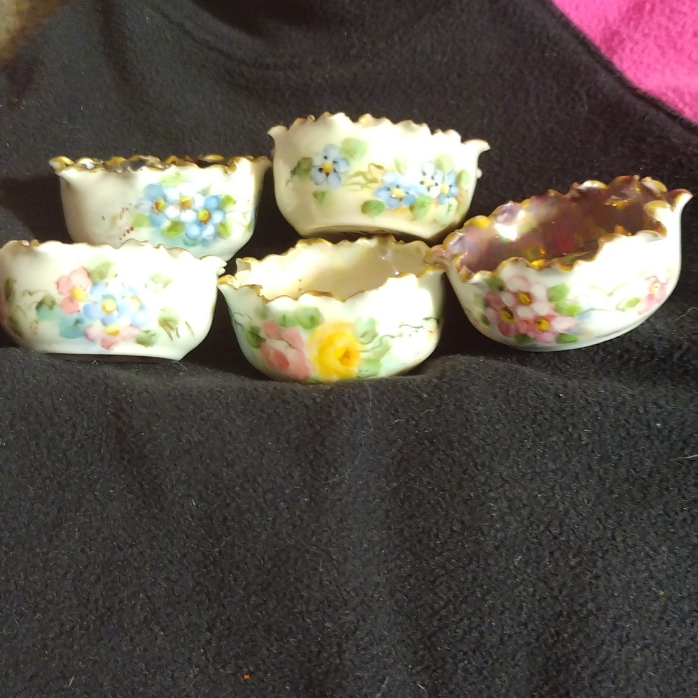 Belleek salt cellars set of 5